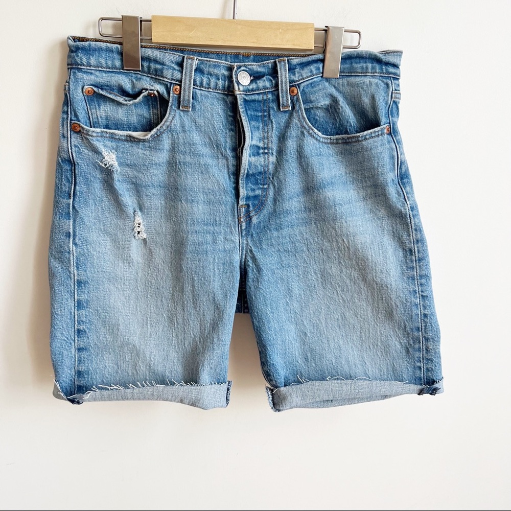 Levi’s Premium Wedgie Fit High Waist Jeans Shorts Size 30 Distressed Raw Hem - Picture 2 of 14